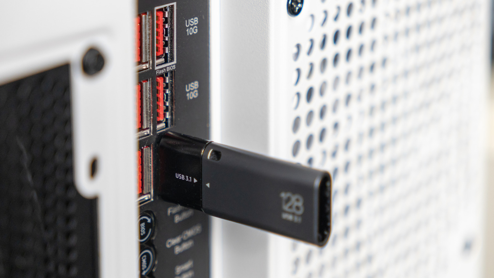 5 Cool USB Gadgets to Upgrade Your Desktop