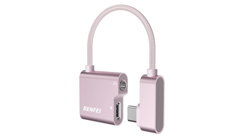 A Benfei USB-C to 3.5mm audio jack adapter.