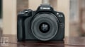 A modern mirrorless digital camera suitable for high-quality photography and vlogging.