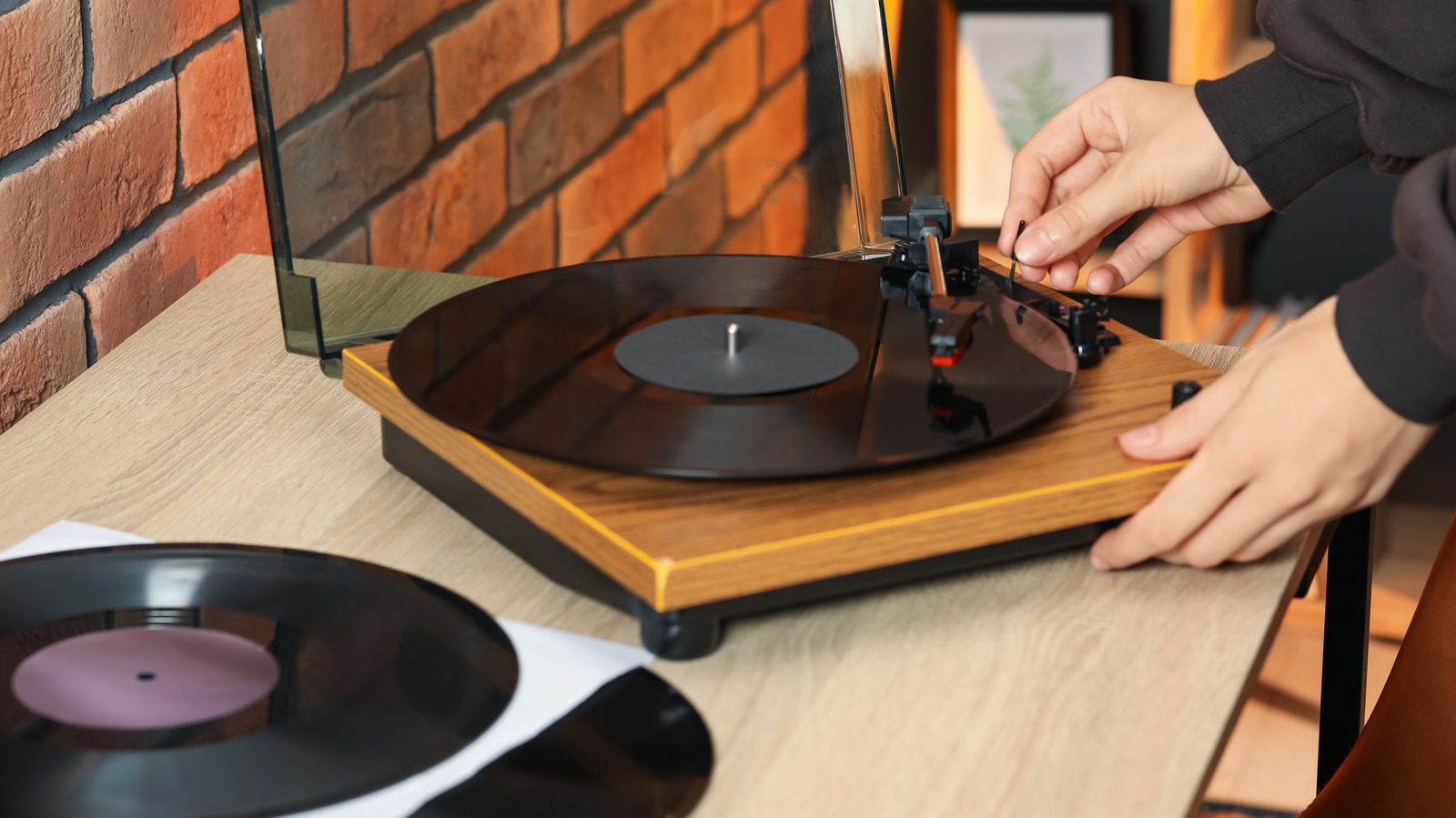 8 Best Turntable Brands Ranked by User Experience
