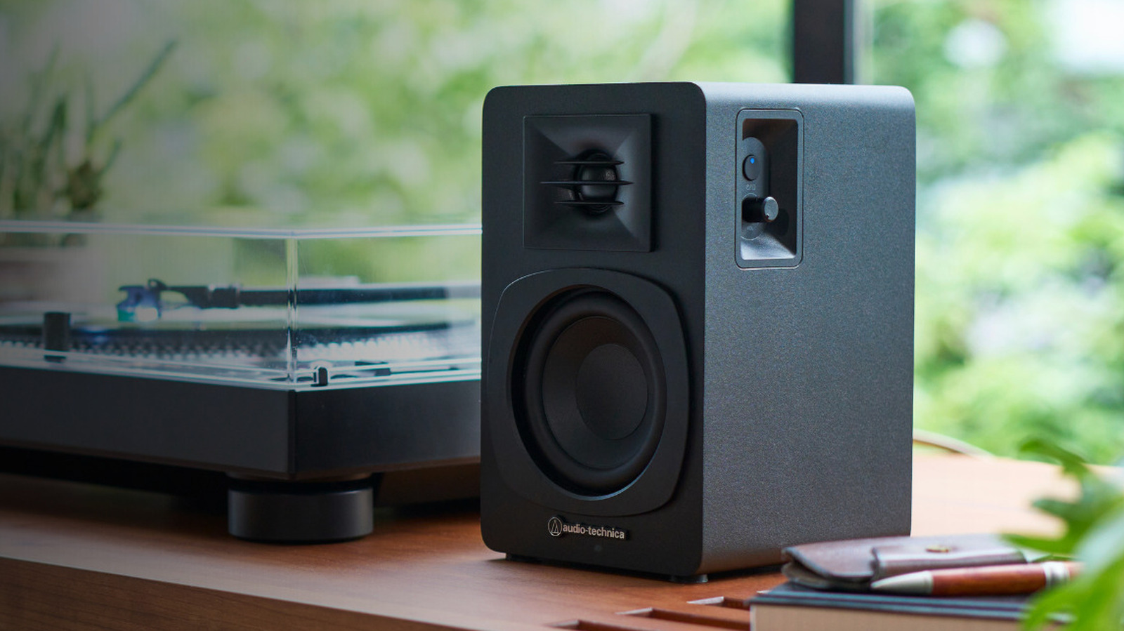 5 Best Compact Bookshelf Speakers for Small Spaces