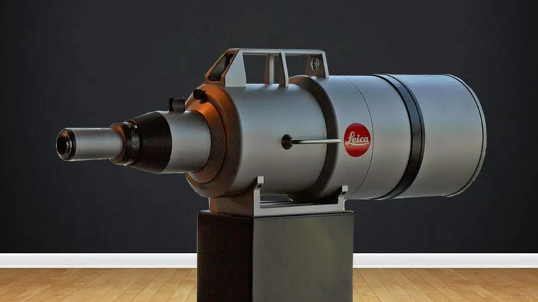 Rear view of the Leica APO-Telyt-R 1600mm showing the mount and controls.