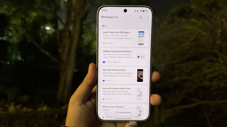 The OxygenOS 16 Mind Space interface displayed on the OnePlus 15 screen.