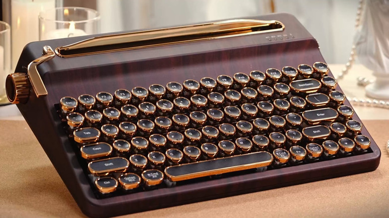 A brown Yunzii QL75 wireless mechanical keyboard with typewriter-style keys.