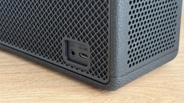 Back of the Marshall Middleton 2 showing the USB-C charging port and 3.5mm Aux input.