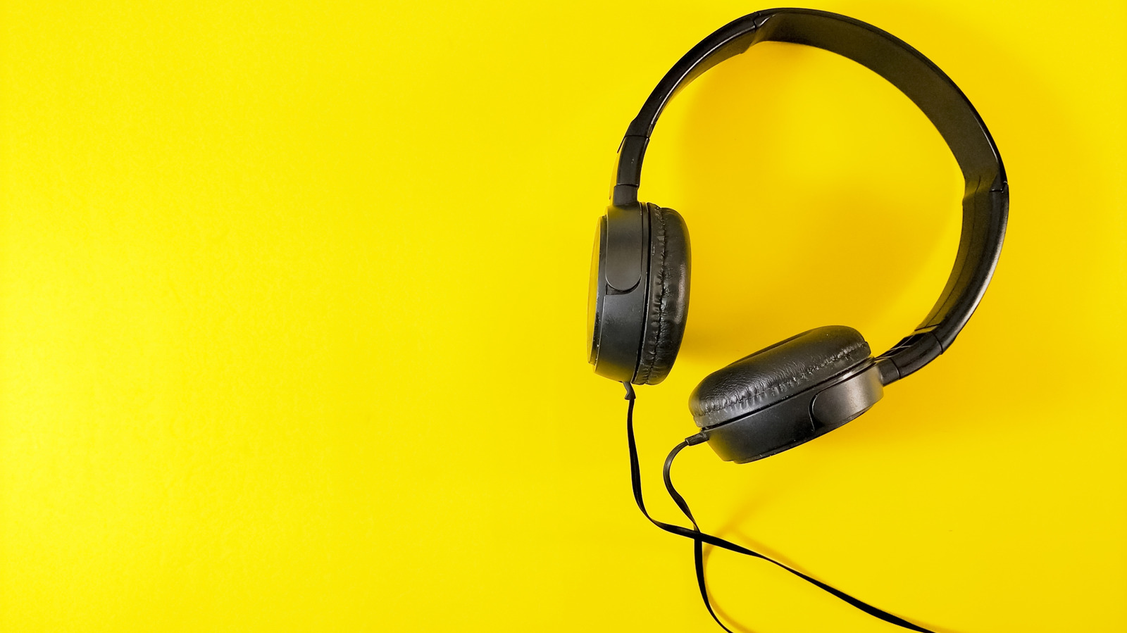 5 Best Wired Audiophile Headphones for Serious Music